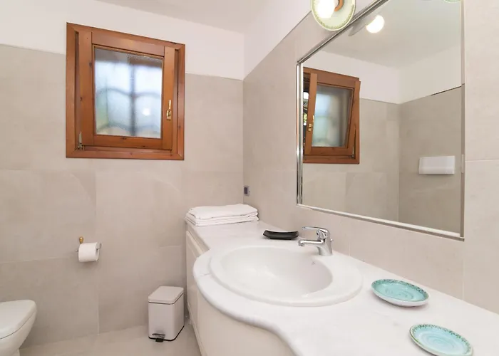 Ambra Costa Caddu ヴィラ サン・テオドーロ